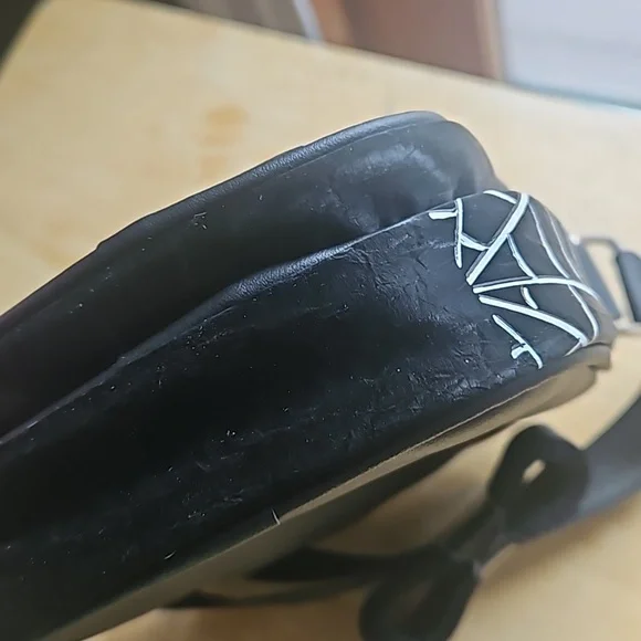 DISNEY NIGHTMARE BEFORE CHRISTMAS CELLPHONE BAG - Picture 8 of 12